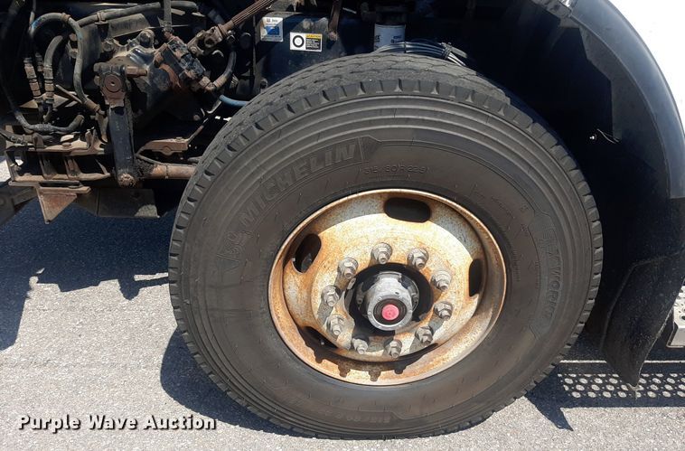 image for item DO3088 2010 Kenworth T400  dump truck