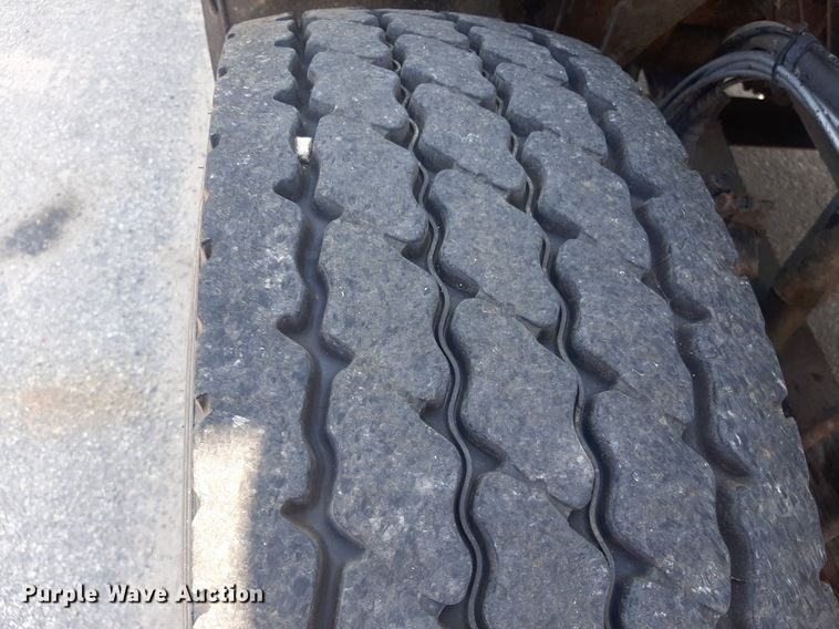 image for item DO3088 2010 Kenworth T400  dump truck