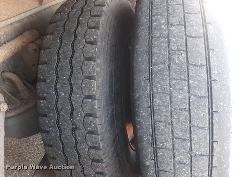 image for item DO3088 2010 Kenworth T400  dump truck