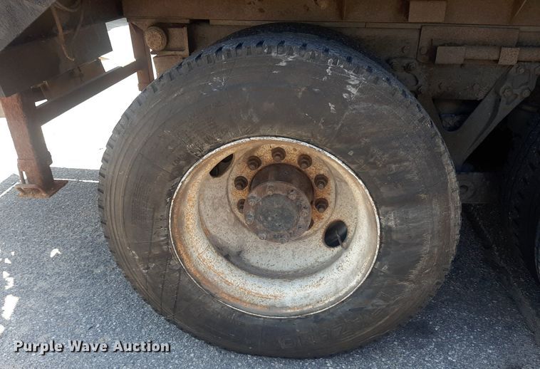 image for item DO3088 2010 Kenworth T400  dump truck