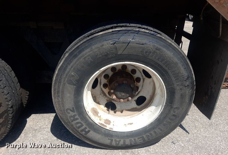 image for item DO3088 2010 Kenworth T400  dump truck