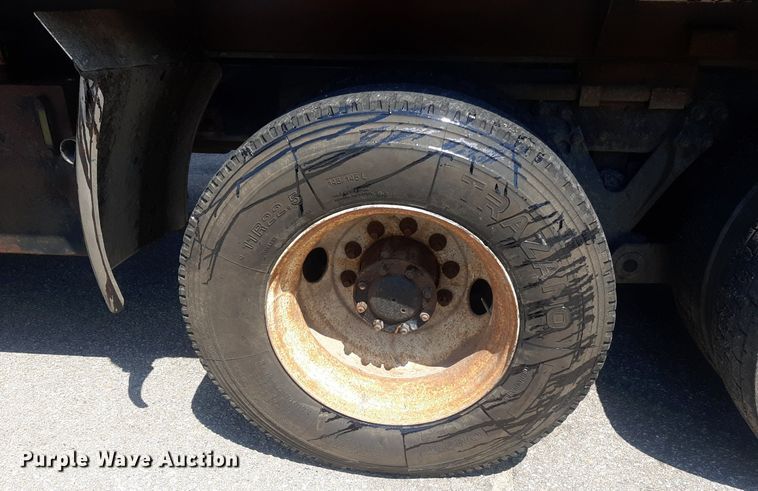 image for item DO3088 2010 Kenworth T400  dump truck