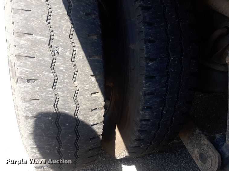 image for item DO3088 2010 Kenworth T400  dump truck