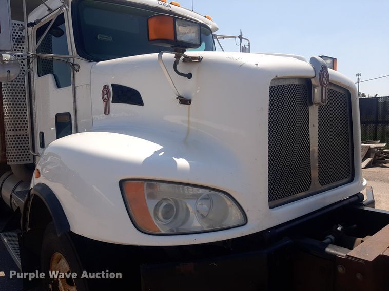 image for item DO3089 2010 Kenworth T400  dump truck