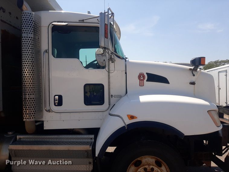 image for item DO3089 2010 Kenworth T400  dump truck