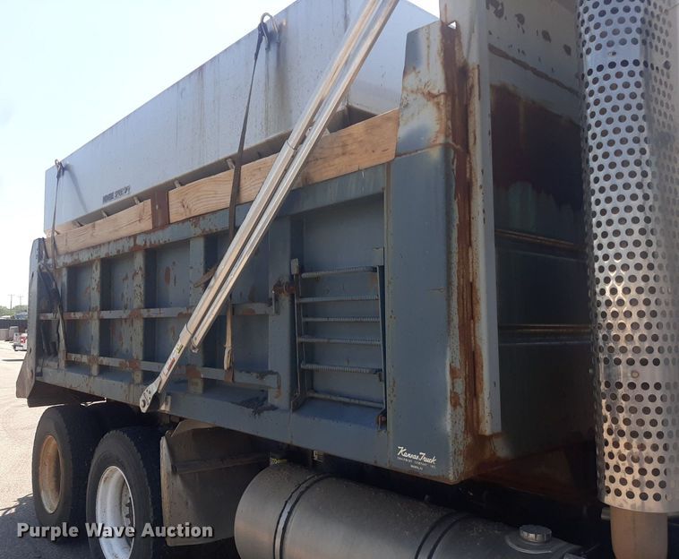 image for item DO3089 2010 Kenworth T400  dump truck