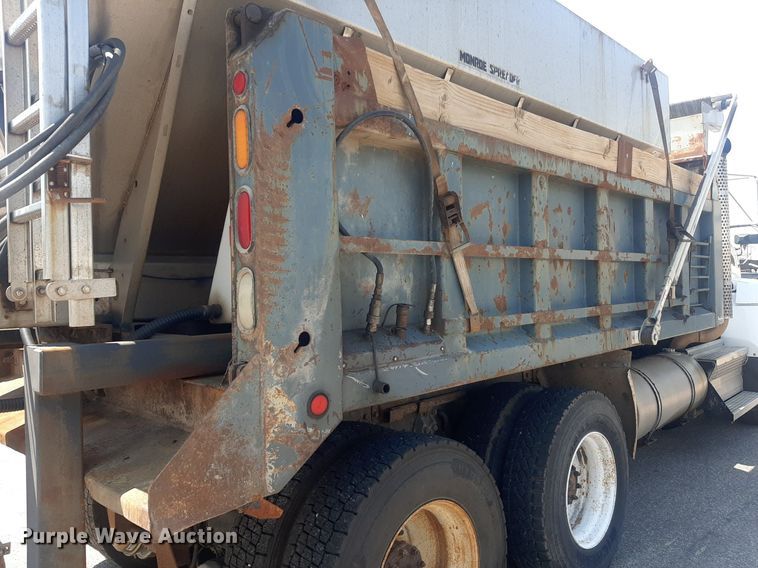 image for item DO3089 2010 Kenworth T400  dump truck