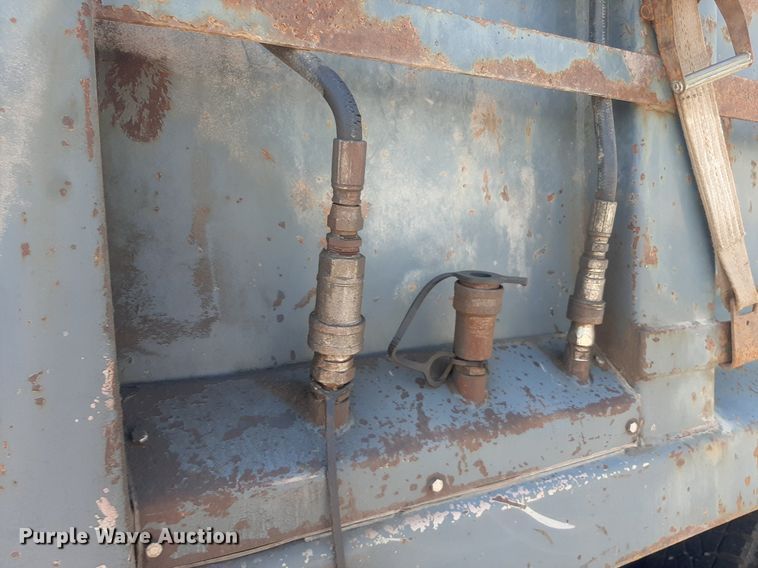 image for item DO3089 2010 Kenworth T400  dump truck