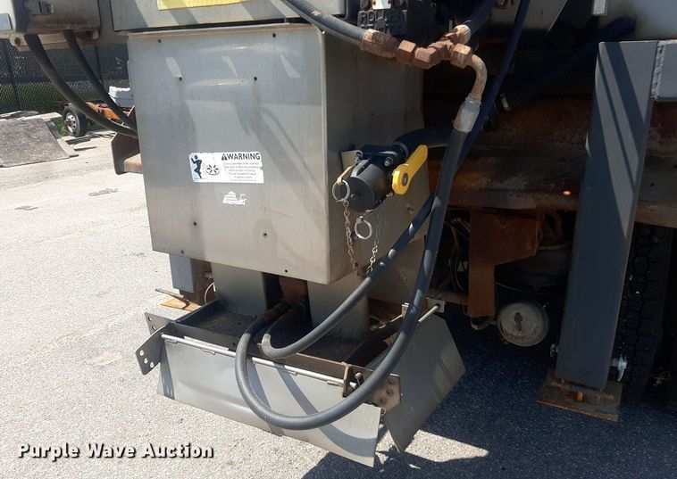 image for item DO3089 2010 Kenworth T400  dump truck