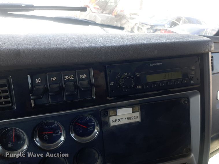 image for item DO3089 2010 Kenworth T400  dump truck