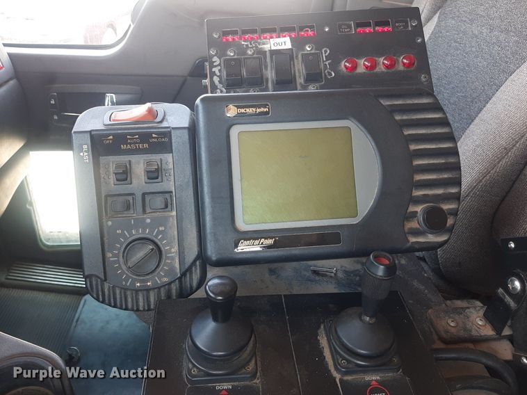 image for item DO3089 2010 Kenworth T400  dump truck