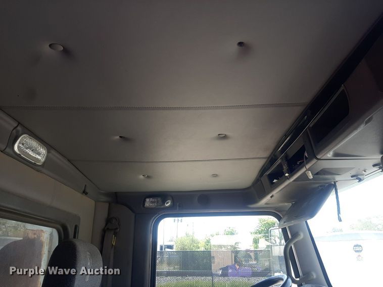 image for item DO3089 2010 Kenworth T400  dump truck