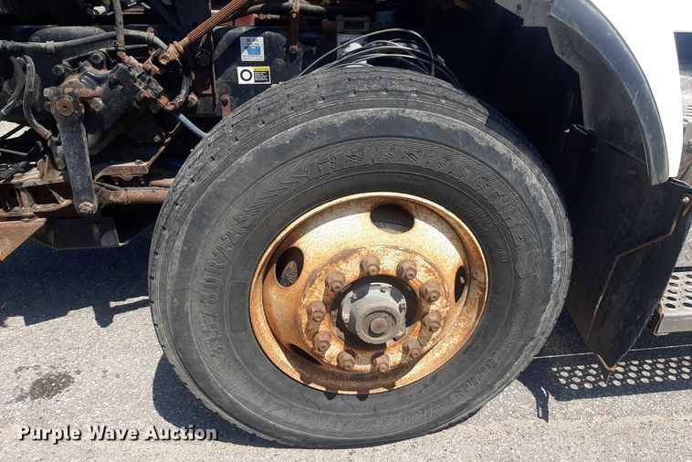 image for item DO3089 2010 Kenworth T400  dump truck