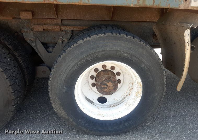 image for item DO3089 2010 Kenworth T400  dump truck