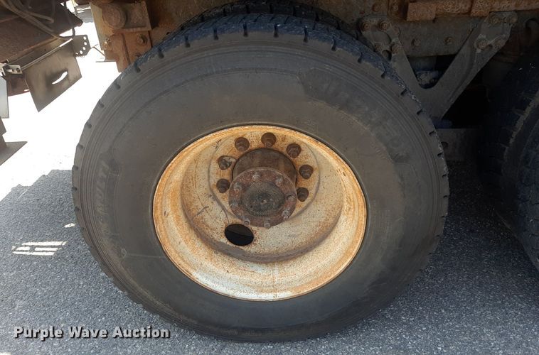 image for item DO3089 2010 Kenworth T400  dump truck