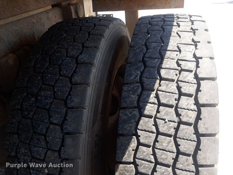 image for item DO3089 2010 Kenworth T400  dump truck