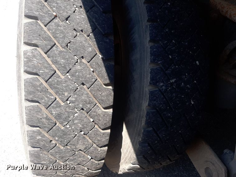 image for item DO3089 2010 Kenworth T400  dump truck