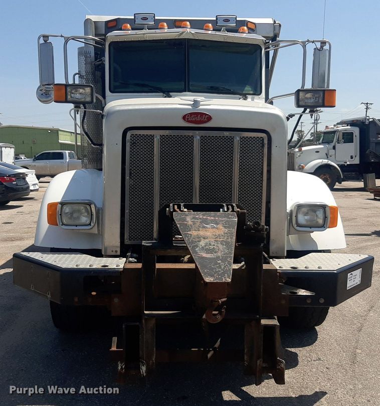 image for item DO3090 2011 Peterbilt 365  dump truck