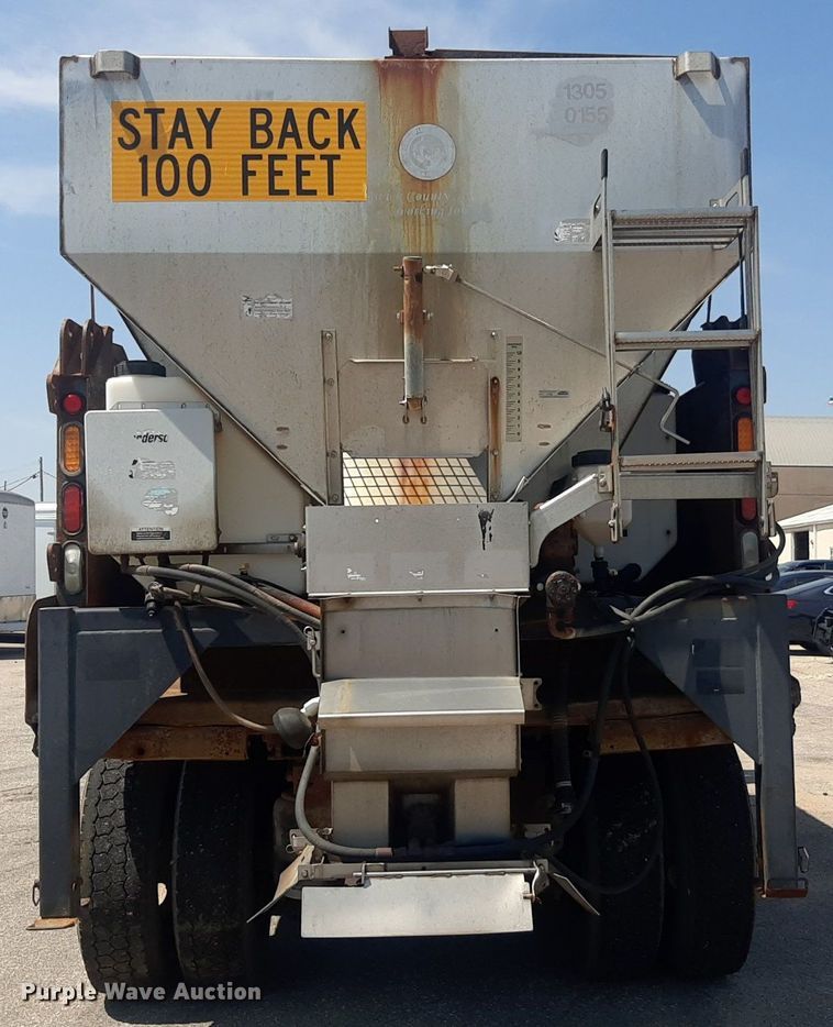 image for item DO3090 2011 Peterbilt 365  dump truck