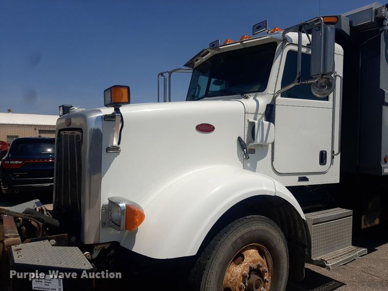 image for item DO3090 2011 Peterbilt 365  dump truck