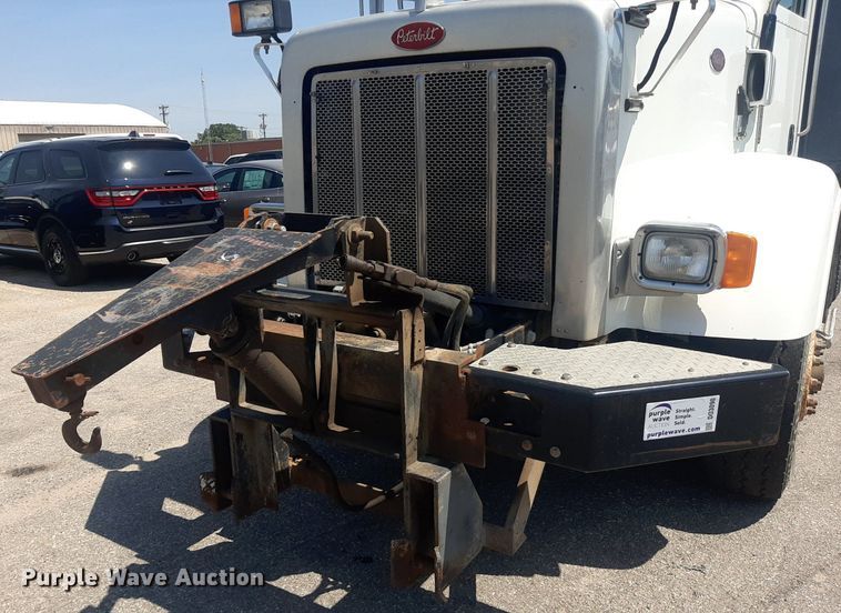 image for item DO3090 2011 Peterbilt 365  dump truck