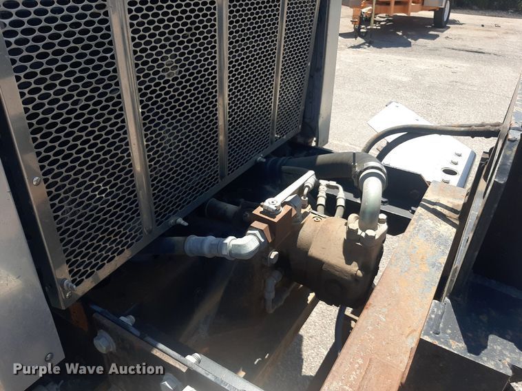 image for item DO3090 2011 Peterbilt 365  dump truck