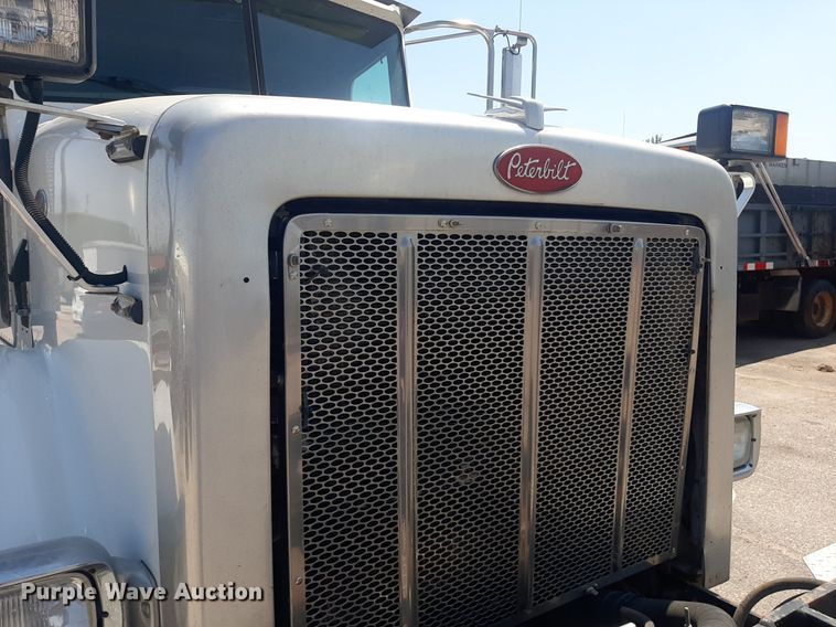 image for item DO3090 2011 Peterbilt 365  dump truck