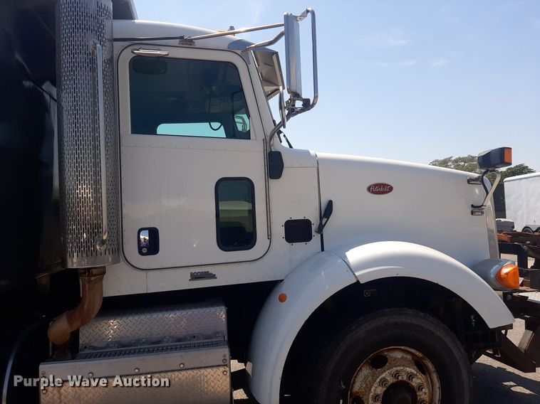 image for item DO3090 2011 Peterbilt 365  dump truck