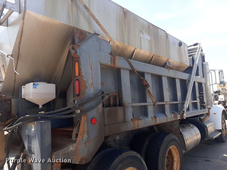 image for item DO3090 2011 Peterbilt 365  dump truck