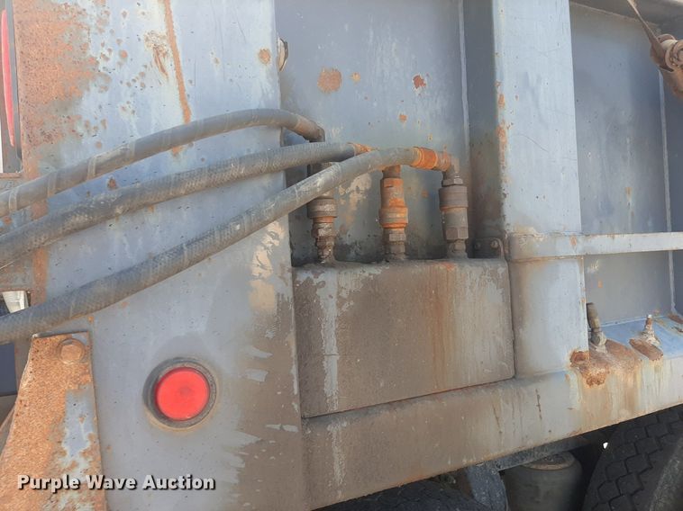 image for item DO3090 2011 Peterbilt 365  dump truck