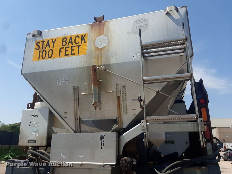 image for item DO3090 2011 Peterbilt 365  dump truck