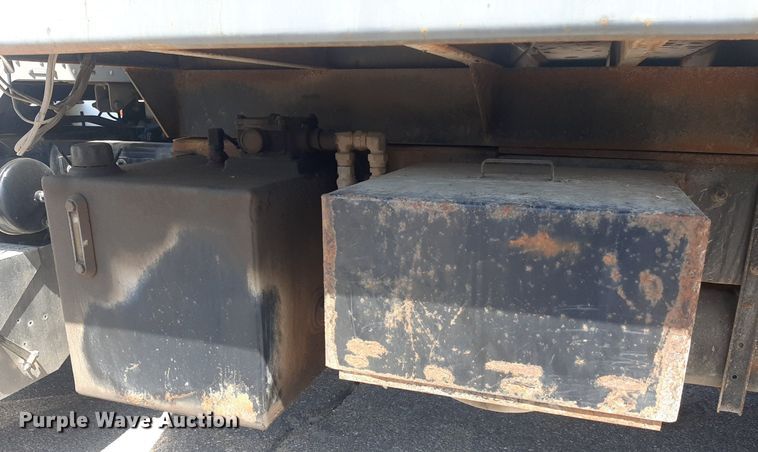 image for item DO3090 2011 Peterbilt 365  dump truck