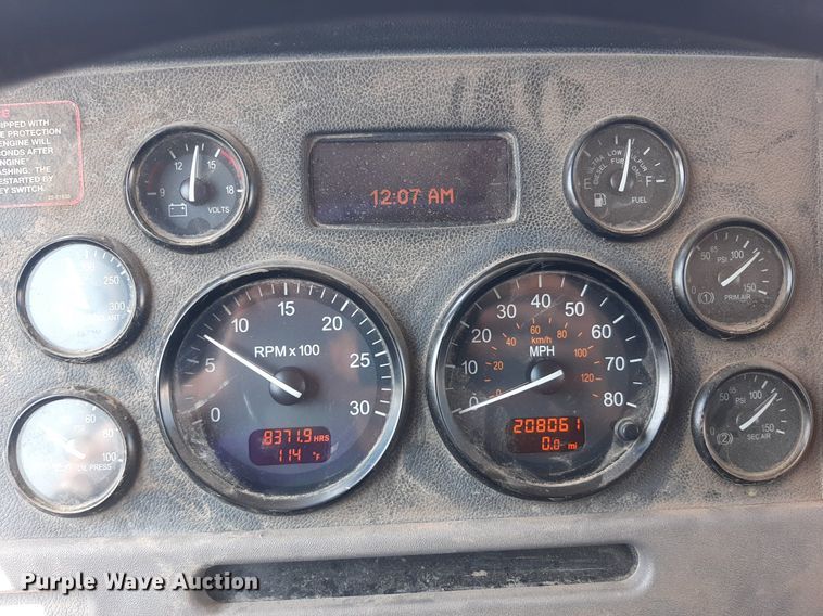 image for item DO3090 2011 Peterbilt 365  dump truck