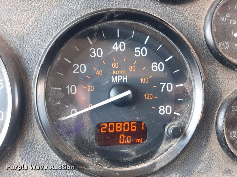 image for item DO3090 2011 Peterbilt 365  dump truck