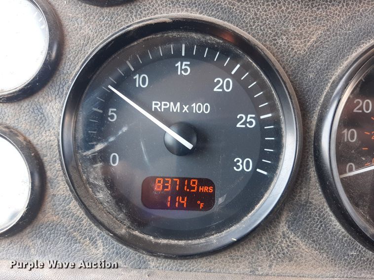 image for item DO3090 2011 Peterbilt 365  dump truck