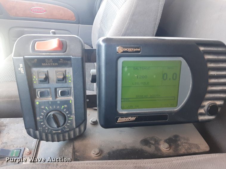 image for item DO3090 2011 Peterbilt 365  dump truck