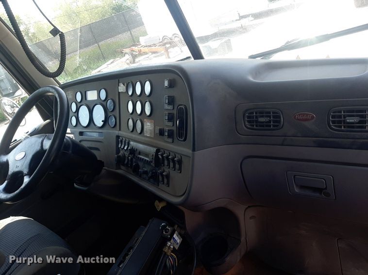 image for item DO3090 2011 Peterbilt 365  dump truck