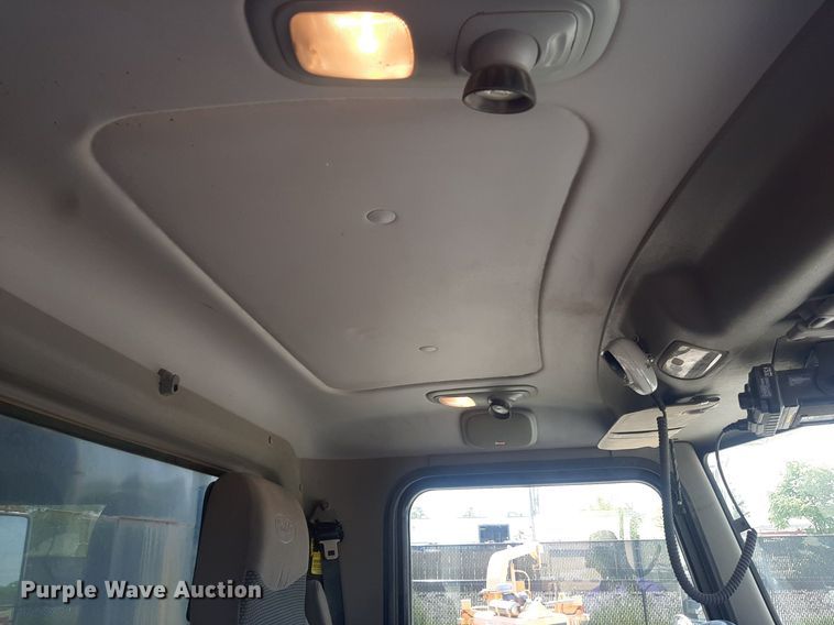 image for item DO3090 2011 Peterbilt 365  dump truck