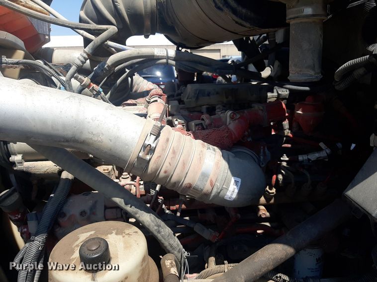 image for item DO3090 2011 Peterbilt 365  dump truck