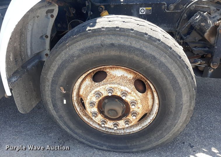 image for item DO3090 2011 Peterbilt 365  dump truck