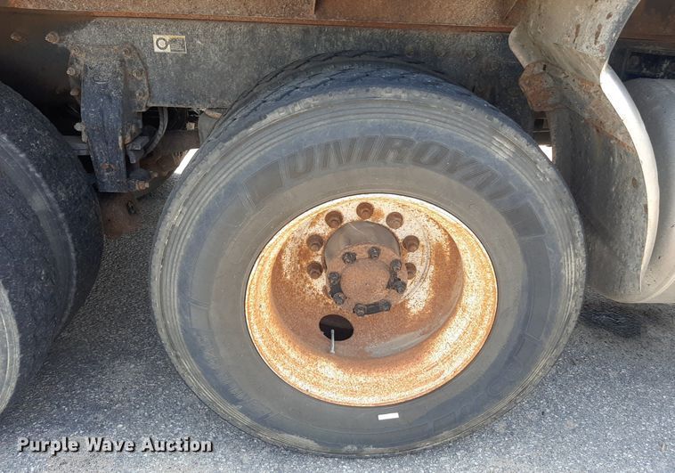 image for item DO3090 2011 Peterbilt 365  dump truck