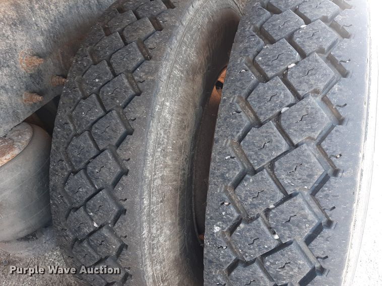 image for item DO3090 2011 Peterbilt 365  dump truck