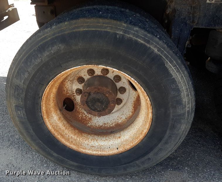 image for item DO3090 2011 Peterbilt 365  dump truck