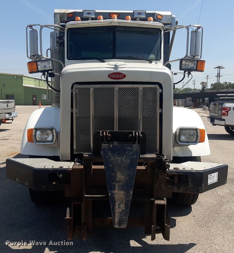 image for item DO3091 2011 Peterbilt 365  dump truck