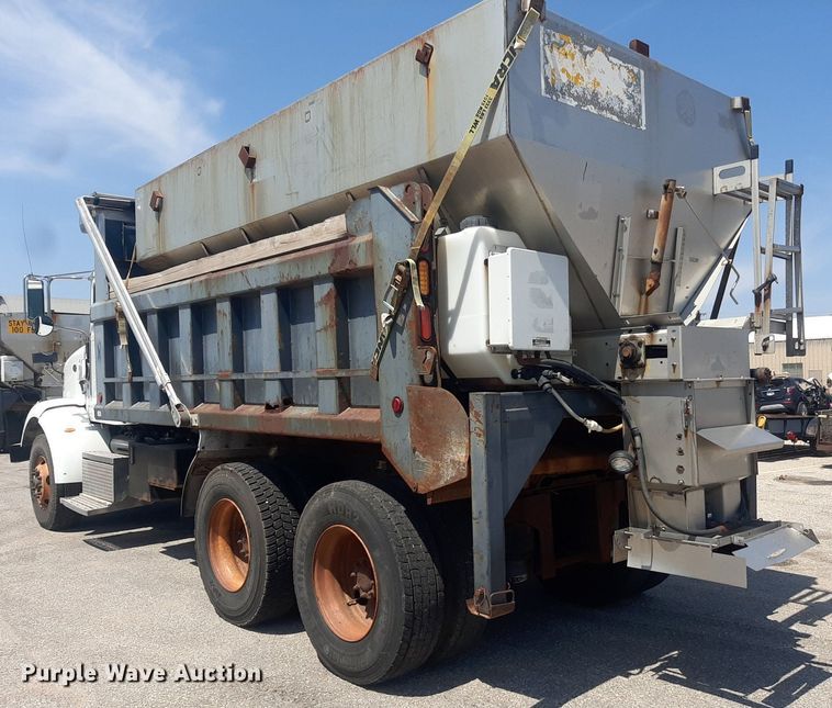 image for item DO3091 2011 Peterbilt 365  dump truck