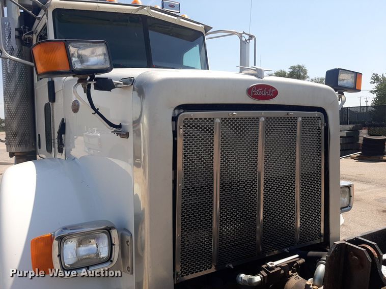 image for item DO3091 2011 Peterbilt 365  dump truck