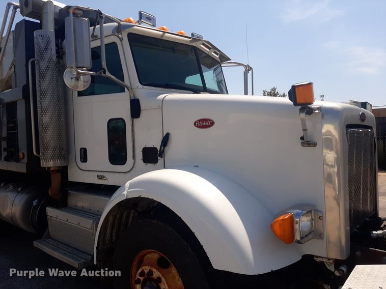 image for item DO3091 2011 Peterbilt 365  dump truck