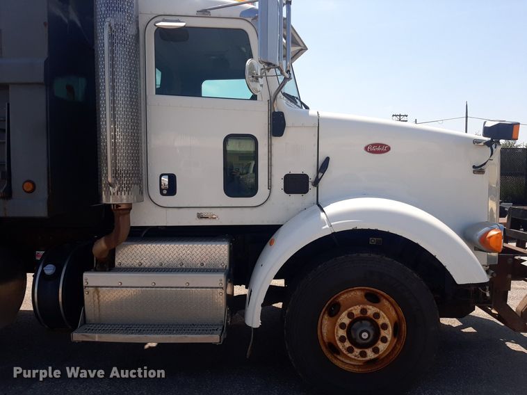 image for item DO3091 2011 Peterbilt 365  dump truck