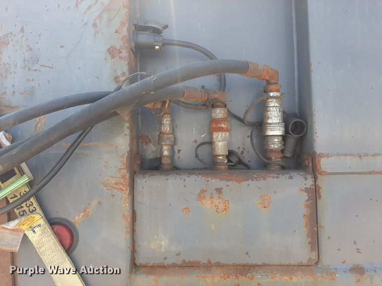 image for item DO3091 2011 Peterbilt 365  dump truck