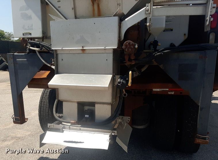 image for item DO3091 2011 Peterbilt 365  dump truck